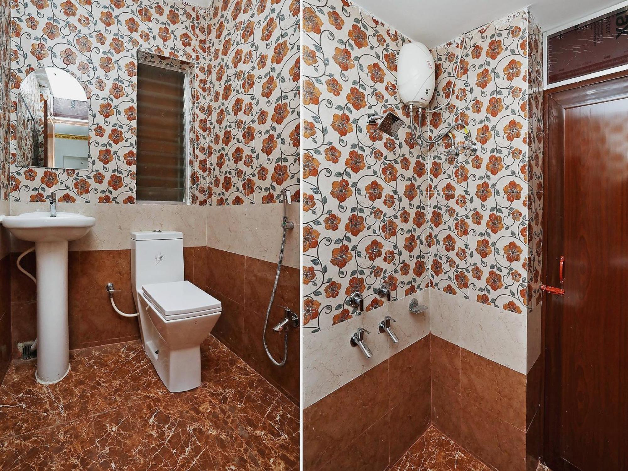 โอโย 61466 อัศเทพ พรีเมียม Hotel บูบันเนสชวาร์ ภายนอก รูปภาพ