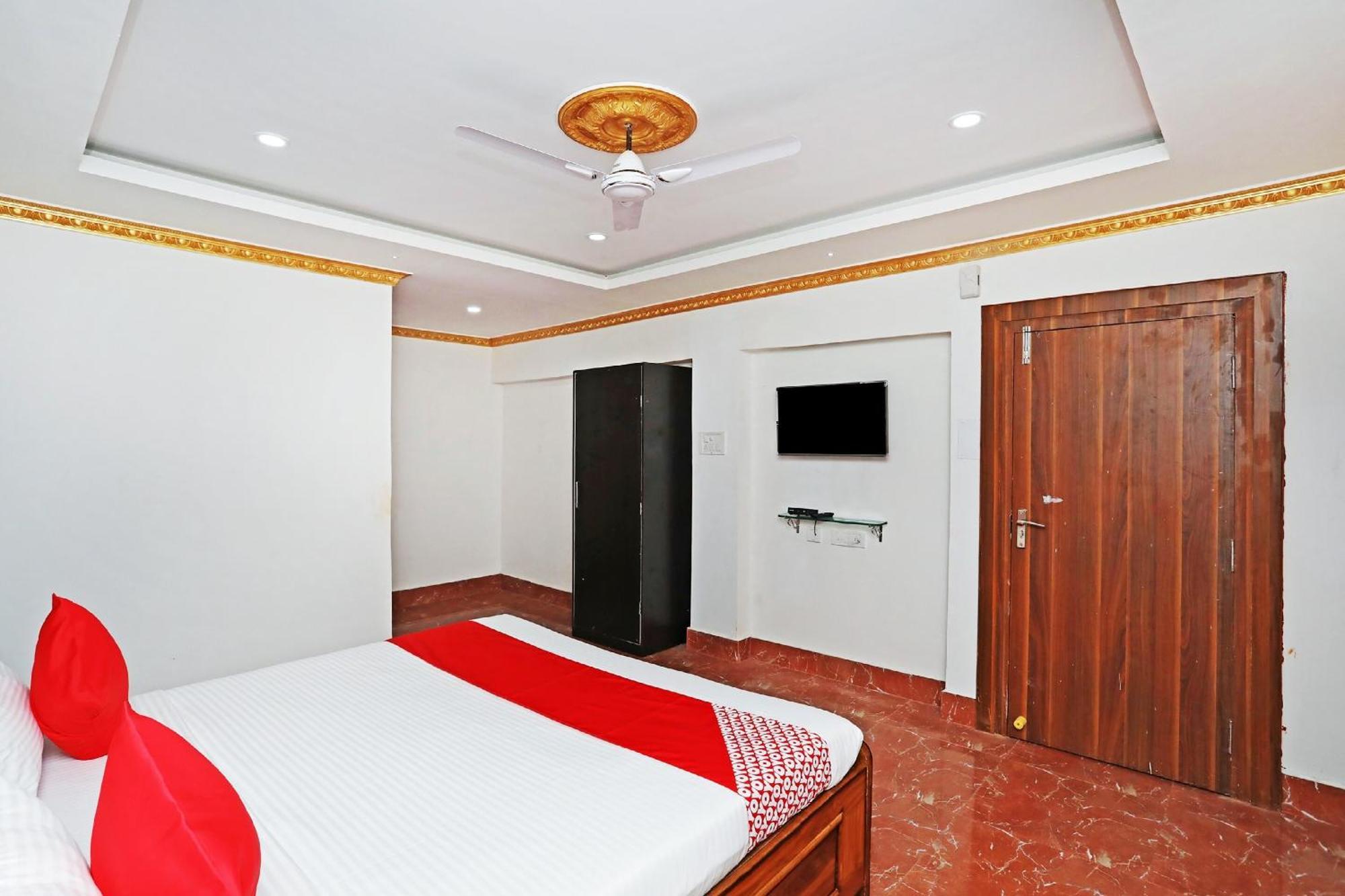 โอโย 61466 อัศเทพ พรีเมียม Hotel บูบันเนสชวาร์ ภายนอก รูปภาพ